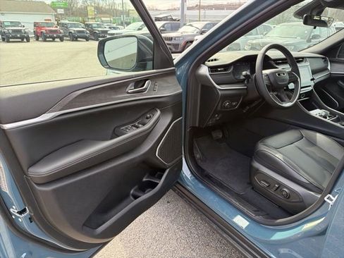 New 2026 Jeep Grand Cherokee Limited w/ Limited Altitude Package image 12