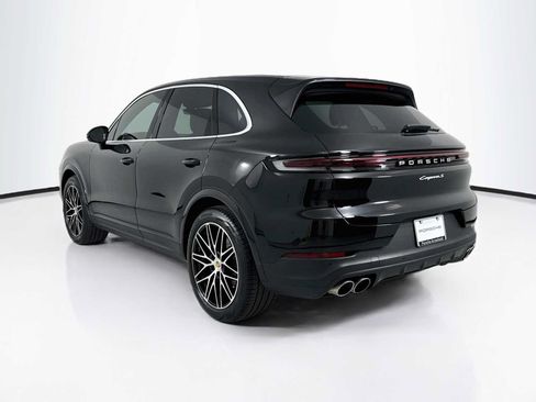 Certified 2025 Porsche Cayenne S AWD/4WD image 3