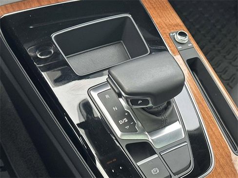 Used 2023 Audi Q5 2.0T Premium w/ Convenience Package image 32