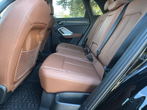 Certified 2025 Audi Q3 2.0T Premium image 15