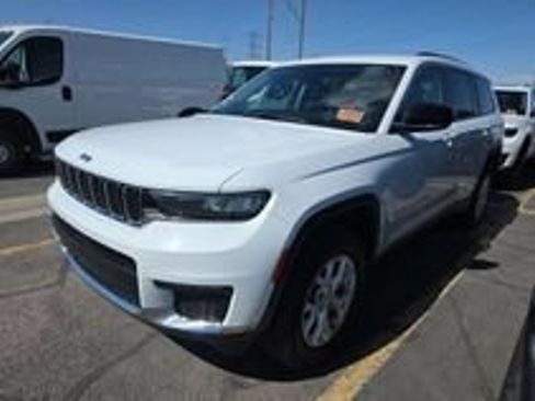 Certified 2023 Jeep Grand Cherokee L Limited w/ Trailer Tow Group (B) AWD/4WD image 13