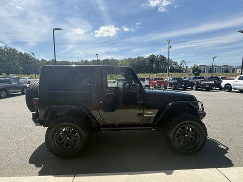 Used 2012 Jeep Wrangler Sahara w/ Connectivity Group AWD/4WD image 8