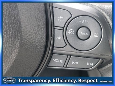 Used 2024 Toyota Corolla Cross L image 16