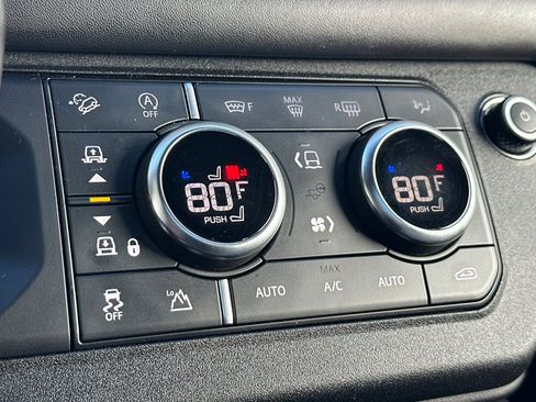 Used 2023 Land Rover Defender 110 V8 image 23