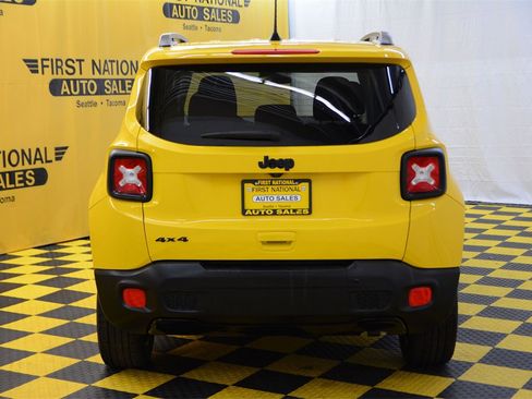 Used 2018 Jeep Renegade Altitude image 9