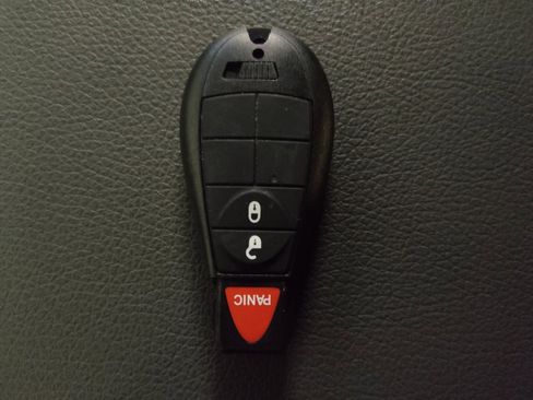 Used 2019 RAM 1500 Classic SLT image 32