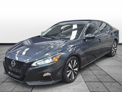 Used 2022 Nissan Altima 2.5 SV