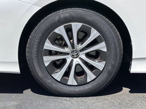 Used 2022 Toyota Prius Prime XLE FWD image 37