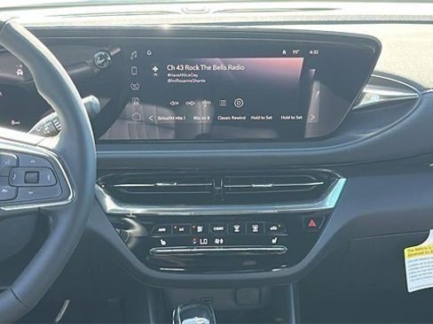 New 2025 Buick Envista Avenir image 17