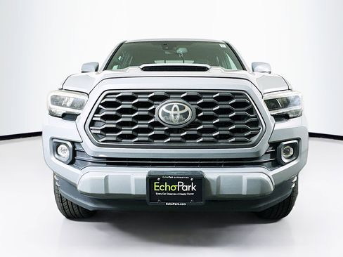 Used 2020 Toyota Tacoma TRD Sport w/ Technology Package image 2