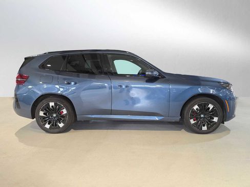 Used 2025 BMW X3 xDrive30i w/ Premium Package AWD/4WD image 2