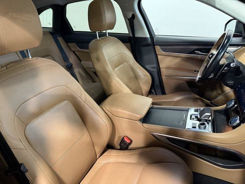 Used 2021 Jaguar F-PACE S image 31