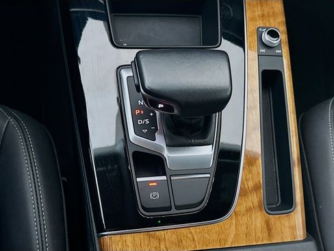 Used 2023 Audi Q5 2.0T Premium w/ Convenience Package image 24