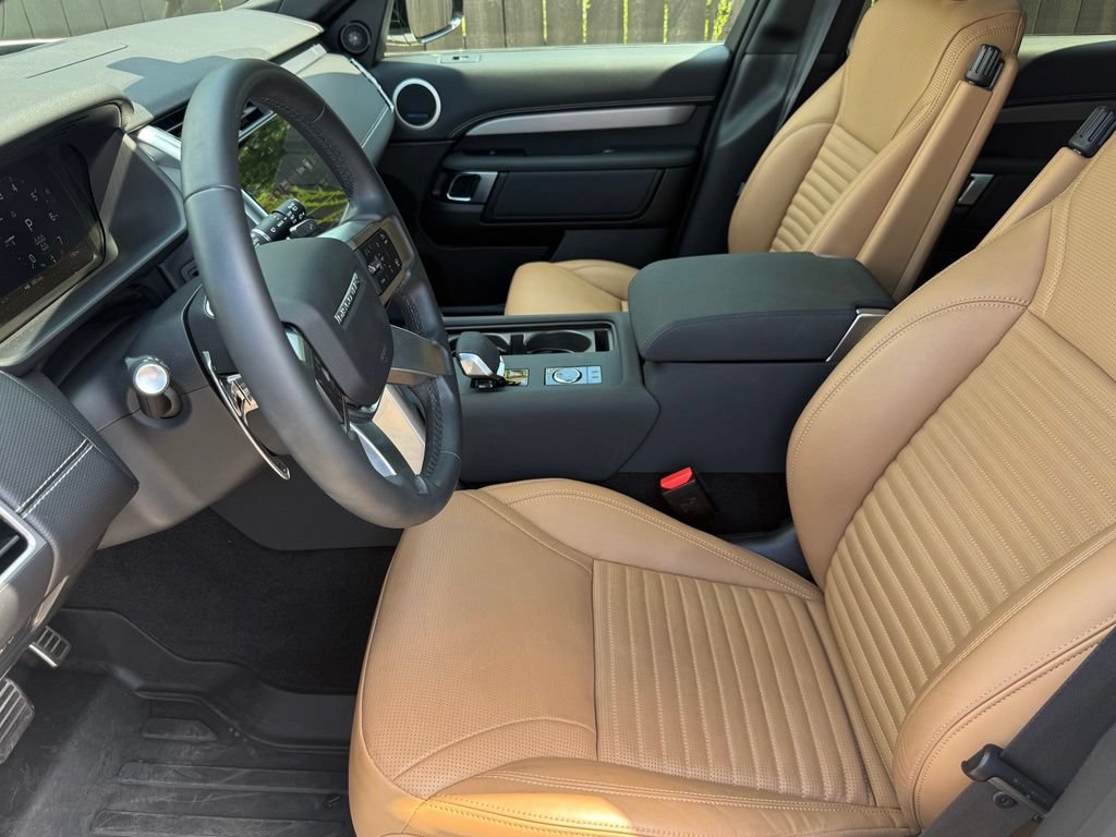 Used 2026 Land Rover Discovery Limited Edition AWD/4WD image 11
