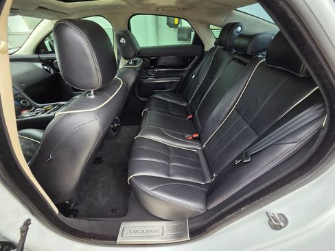 Used 2014 Jaguar XJ AWD image 16