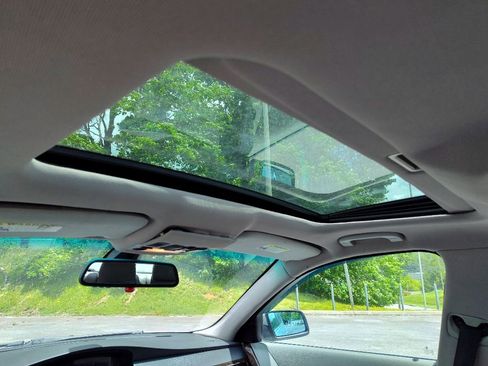 Used 2005 BMW 545i Sedan image 11