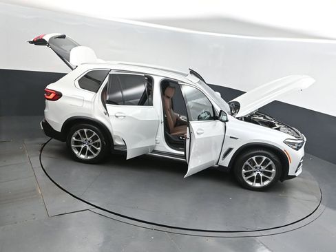 Certified 2022 BMW X5 xDrive45e w/ Premium Package image 53