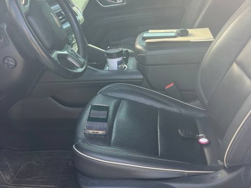 Used 2021 Chevrolet Tahoe Premier RWD image 4