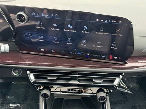 New 2026 Chevrolet Traverse Z71 w/ Driver Confidence Package AWD/4WD image 13