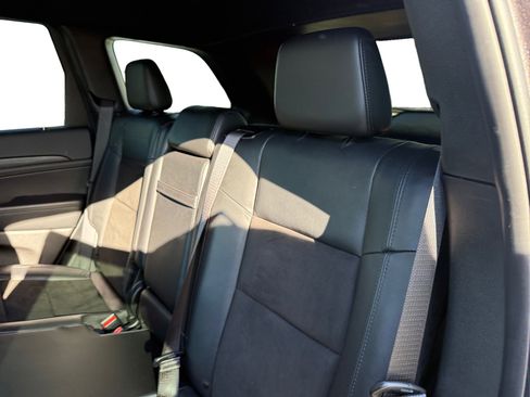 Used 2020 Jeep Grand Cherokee Altitude image 16