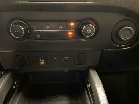 Certified 2023 Nissan Frontier SV w/ Midnight Edition Package image 20