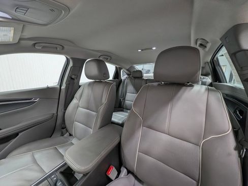 Used 2017 Chevrolet Impala Premier w/ Enhanced Convenience Package image 4