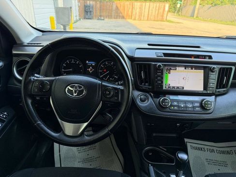Used 2017 Toyota RAV4 XLE FWD image 9