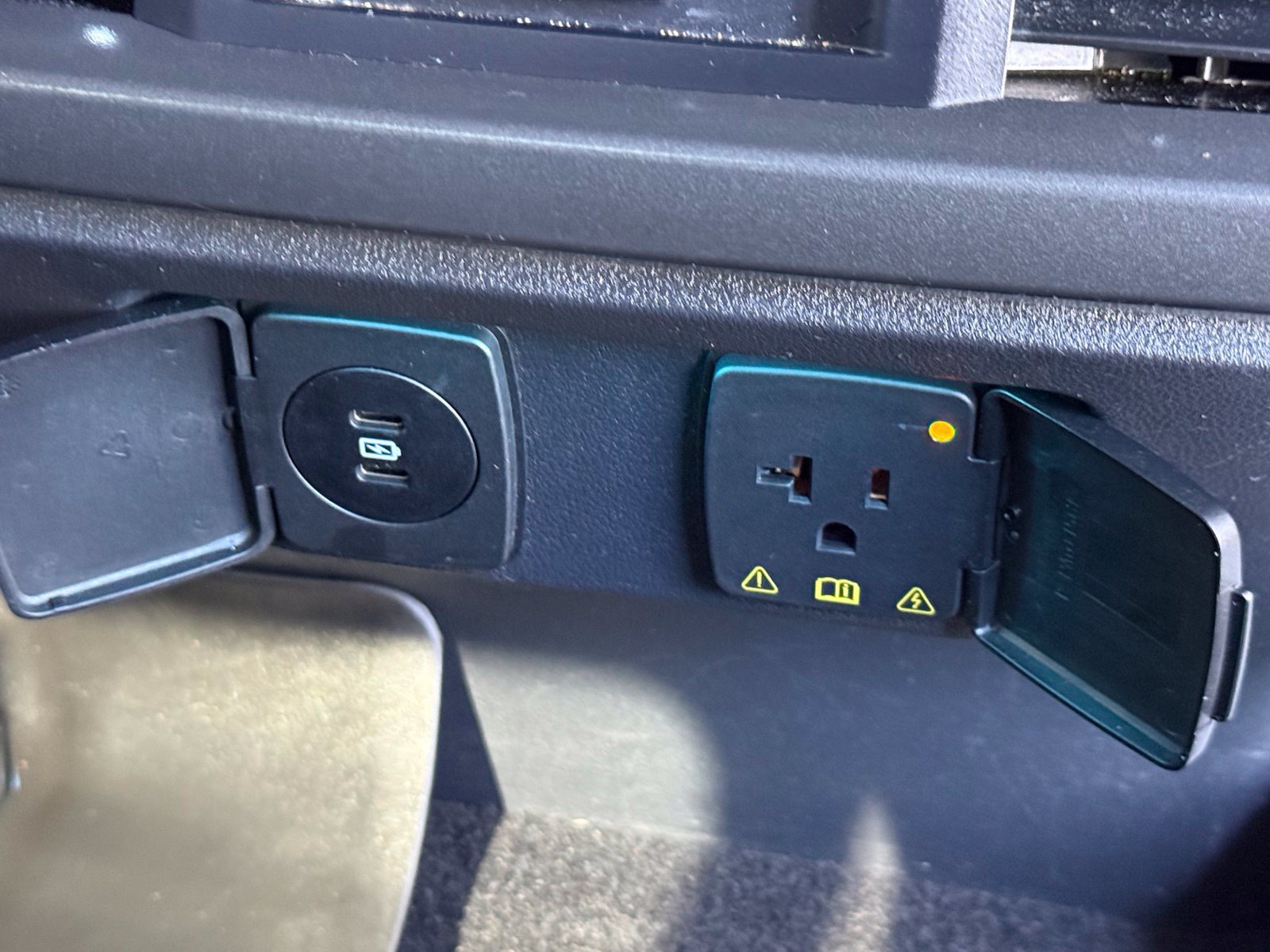 Used 2024 Ford F150 Lariat w/ Equipment Group 502A High AWD/4WD image 18