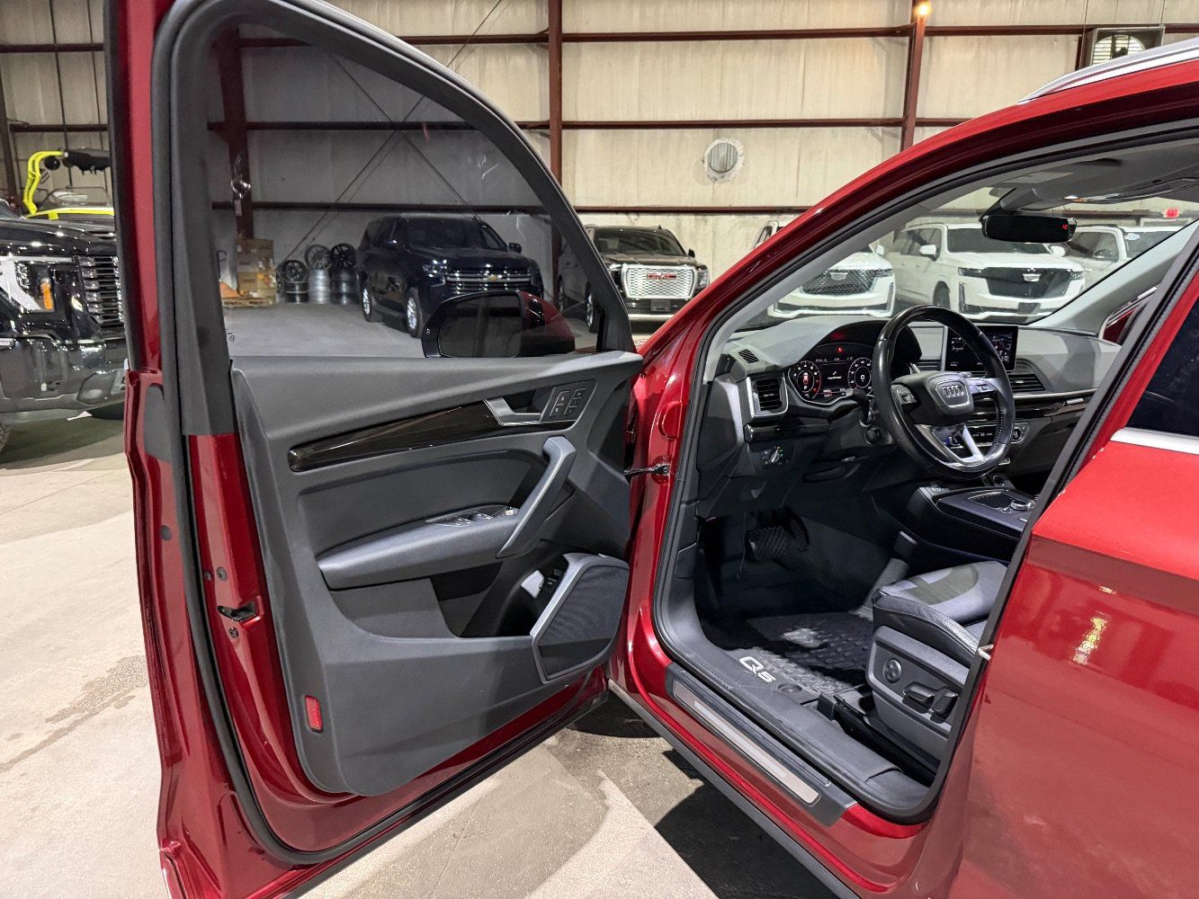 Used 2018 Audi Q5 2.0T Premium Plus w/ Premium Plus Package AWD/4WD image 12