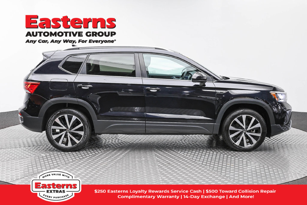 Used 2024 Volkswagen Taos SE FWD image 5