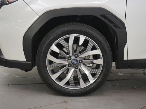 Used 2025 Subaru Forester Touring image 30