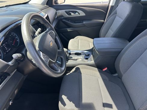 Used 2021 Chevrolet Traverse LS FWD image 14