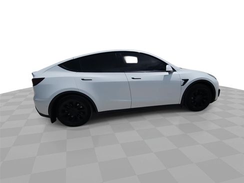 Used 2022 Tesla Model Y Long Range AWD/4WD image 9