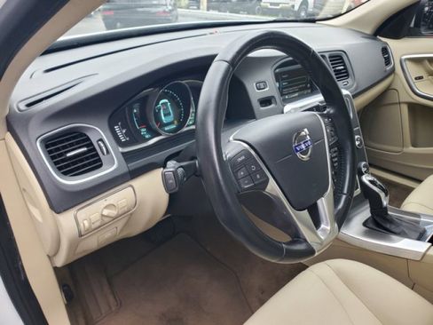 Used 2015 Volvo S60 T5 Premier image 9