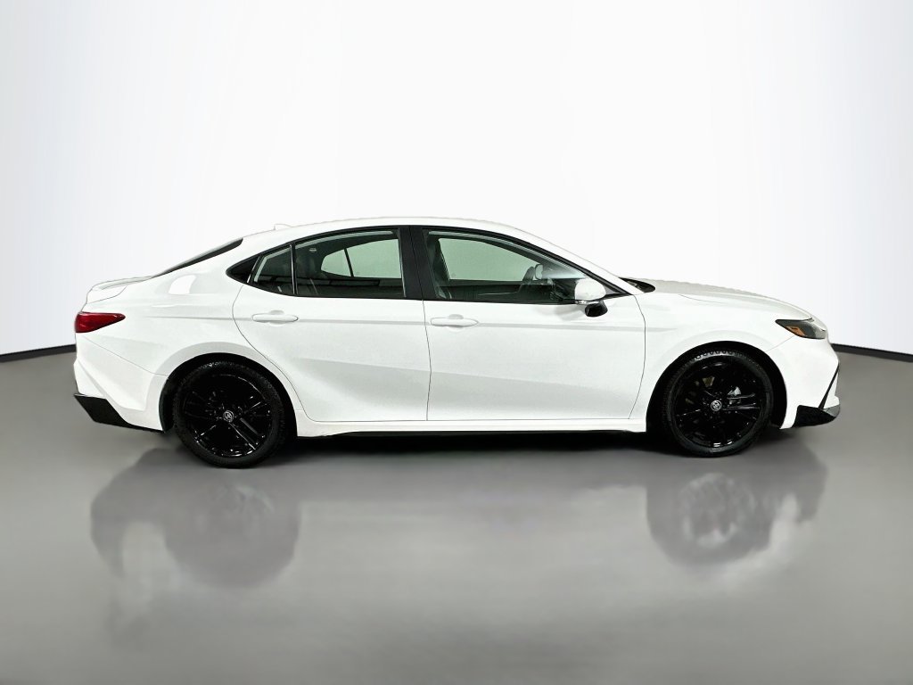 Used 2025 Toyota Camry SE w/ Convenience Package FWD image 4