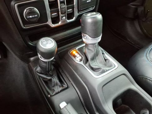 Used 2024 Jeep Wrangler High Altitude AWD/4WD image 15