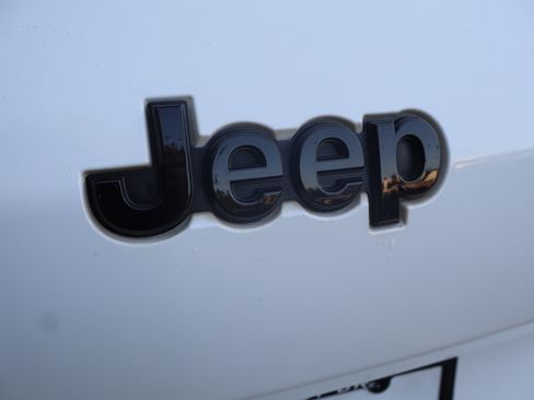 Used 2023 Jeep Grand Cherokee L Summit w/ High Altitude Package AWD/4WD image 48