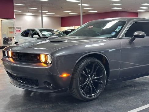 Used 2017 Dodge Challenger SXT w/ Blacktop Package image 10