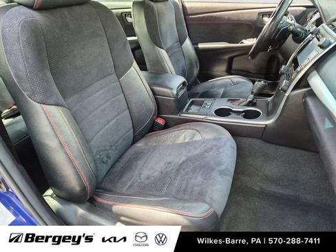 Used 2016 Toyota Camry XSE w/ Moonroof Package FWD image 27