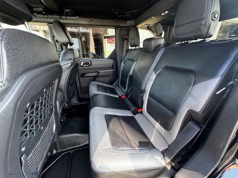 Used 2023 Ford Bronco Big Bend w/ Sasquatch Package AWD/4WD image 41