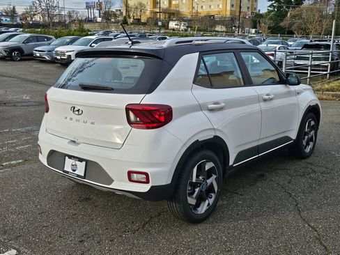 Used 2026 Hyundai Venue SEL image 7