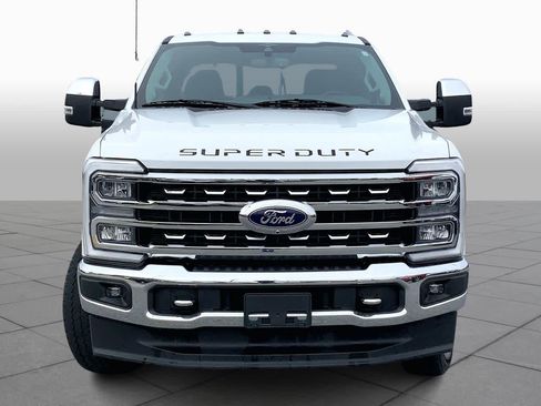 Used 2023 Ford F250 Lariat w/ Chrome Package image 4