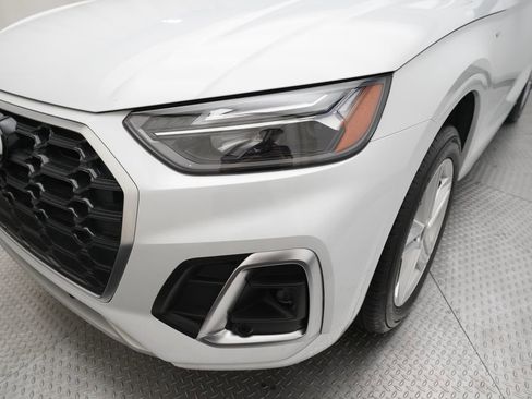 Used 2024 Audi Q5 e Premium Plus w/ Premium Plus Package image 24