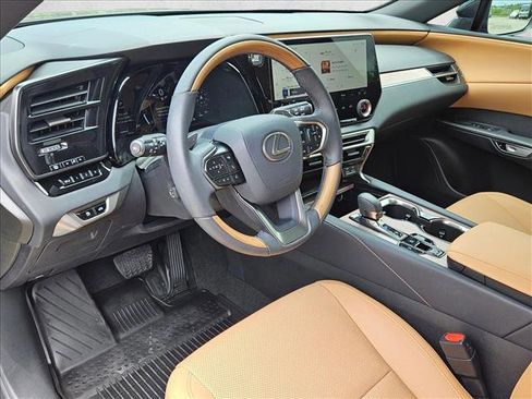 Used 2025 Lexus RX 350 Premium w/ Accessory Package FWD image 10