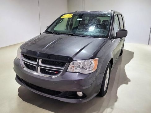Used 2018 Dodge Grand Caravan SXT image 14