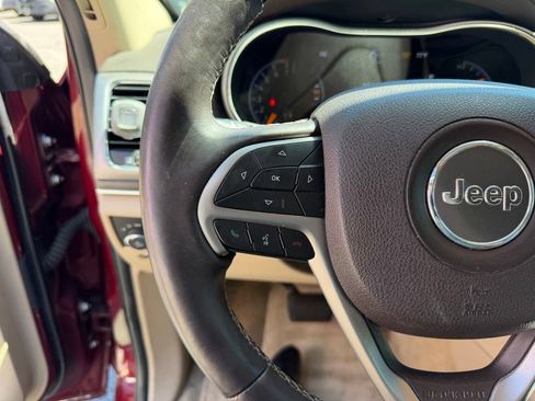 Used 2018 Jeep Grand Cherokee Overland AWD/4WD image 16