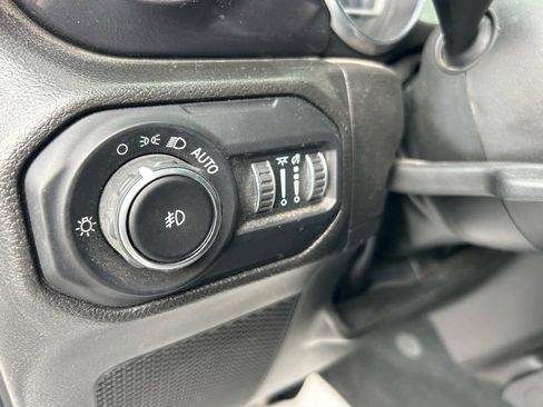 Used 2022 Jeep Wrangler Unlimited Sahara AWD/4WD image 14