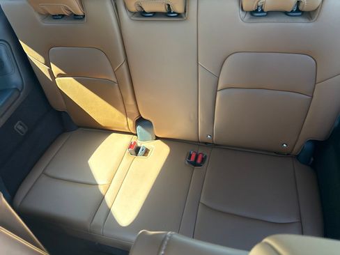 Used 2023 Nissan Pathfinder Platinum FWD image 31