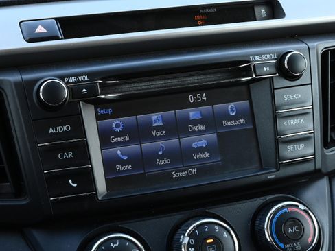 Used 2016 Toyota RAV4 LE image 16