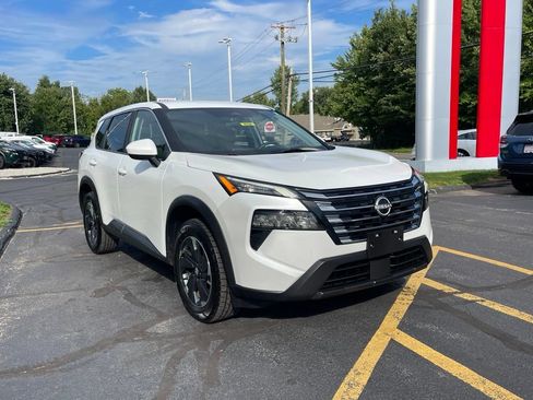Used 2024 Nissan Rogue SV AWD/4WD image 7